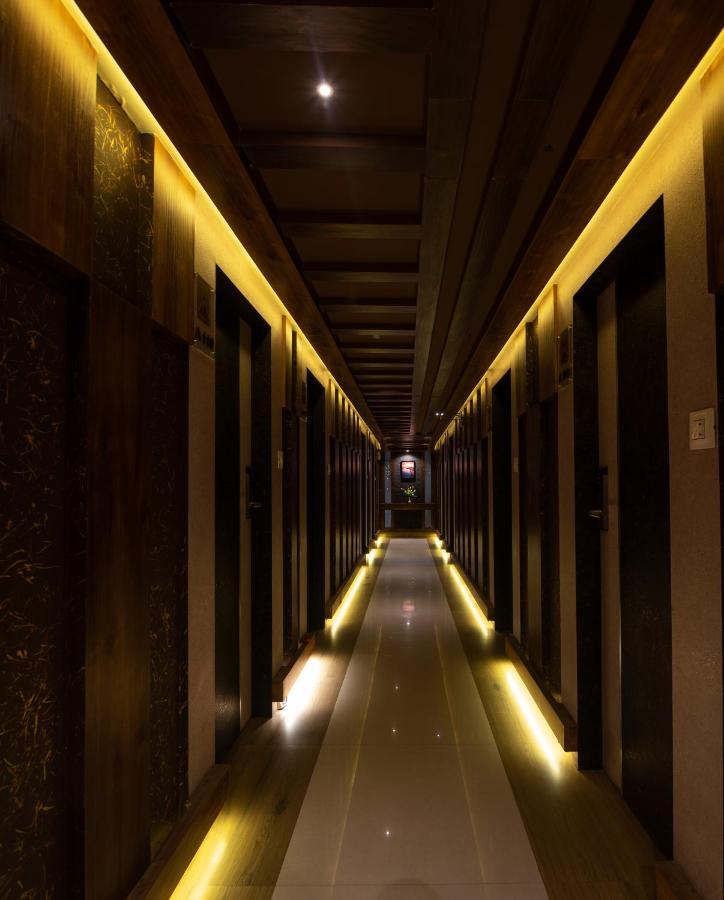 Hotel Monarch By Rivido, Bannerghatta Main Road Bangalore Esterno foto