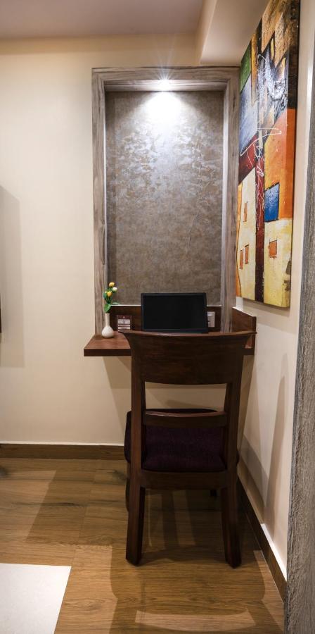 Hotel Monarch By Rivido, Bannerghatta Main Road Bangalore Esterno foto