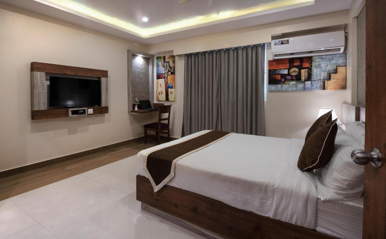 Hotel Monarch By Rivido, Bannerghatta Main Road Bangalore Esterno foto