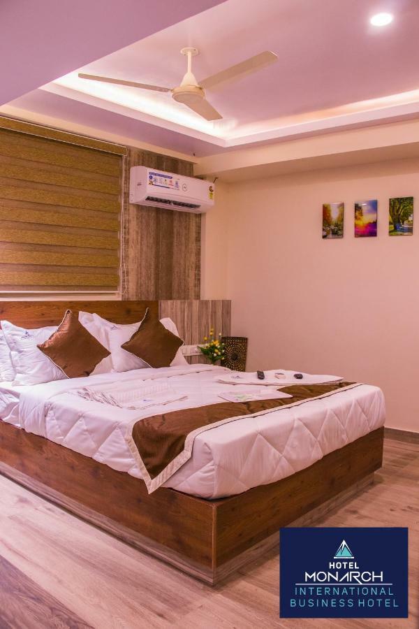 Hotel Monarch By Rivido, Bannerghatta Main Road Bangalore Esterno foto