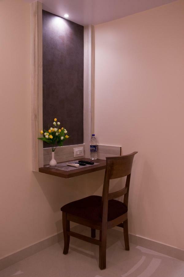 Hotel Monarch By Rivido, Bannerghatta Main Road Bangalore Esterno foto