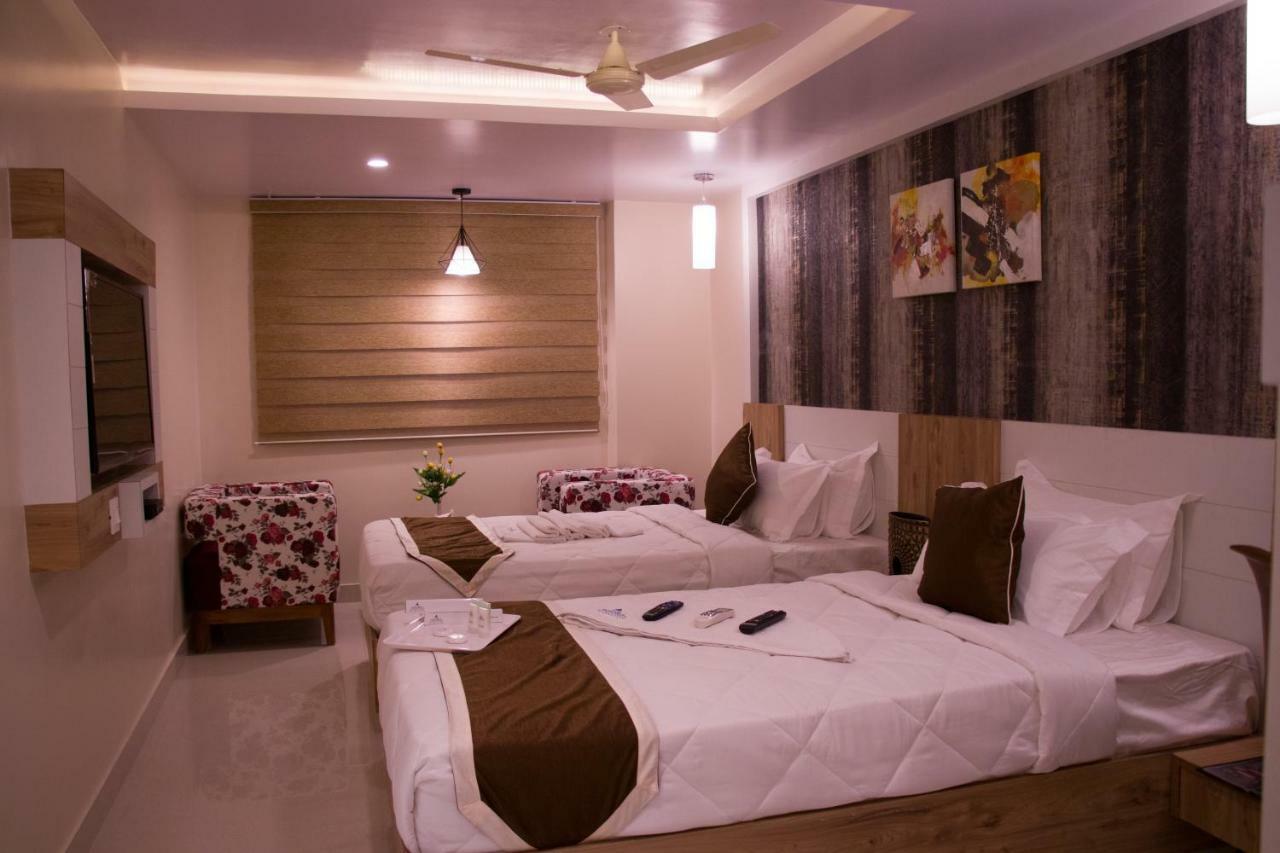 Hotel Monarch By Rivido, Bannerghatta Main Road Bangalore Esterno foto